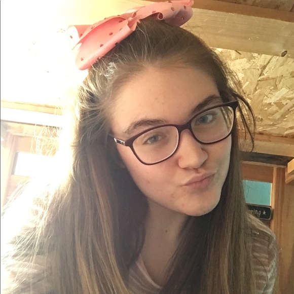 Meet The Posher💕 - Picture 2 of 4